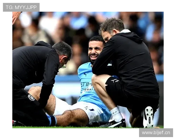 曼城高位压迫战术下，防线空当暴露，快速反击威胁加剧