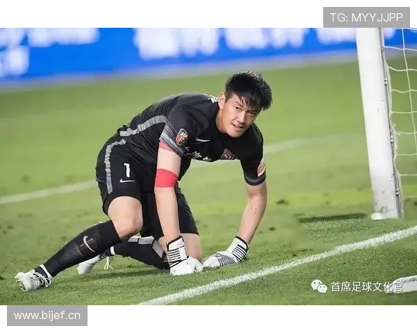 颜骏凌家的狗都喝进口矿泉水?